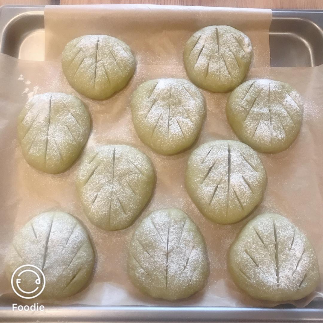 抹茶软欧（蜜豆奶酪馅）