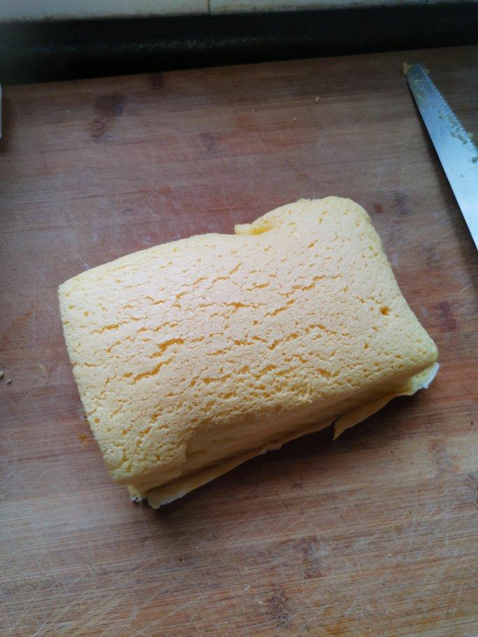 堪比柯基屁股
爆浆芝士🧀古早蛋糕