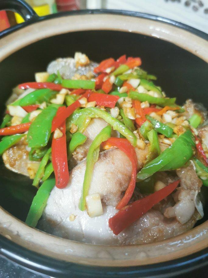 砂锅焖鱼煲