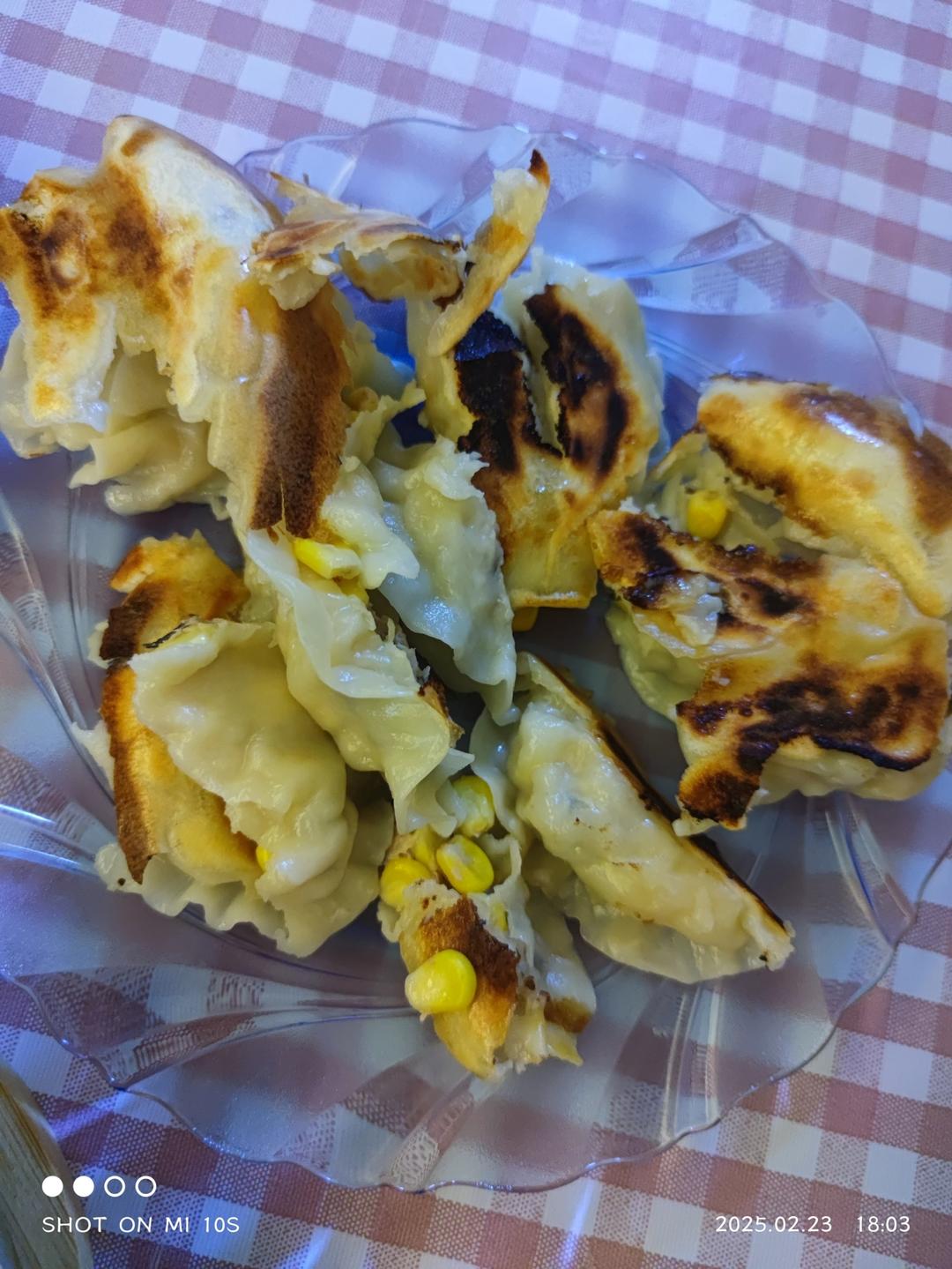 冰箱冷冻水饺做煎饺