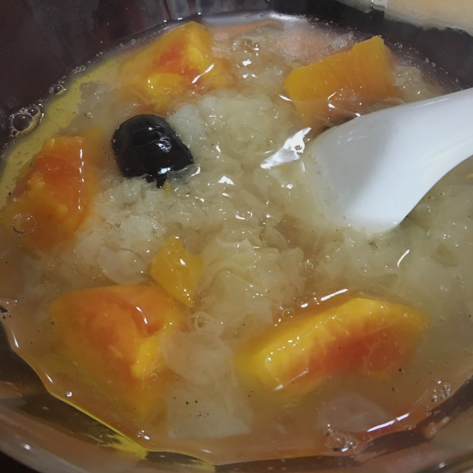 红枣木瓜银耳汤