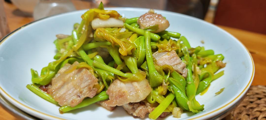 鲜黄花菜炒肉