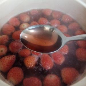 红美人––草莓葡萄饮的做法 步骤4