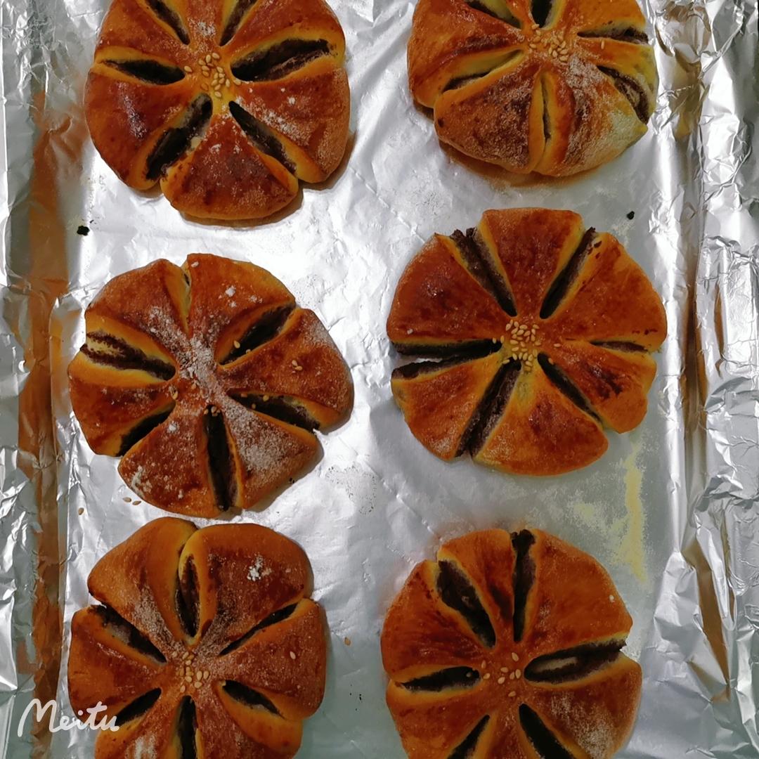 豆沙花朵面包（附红豆馅做法）