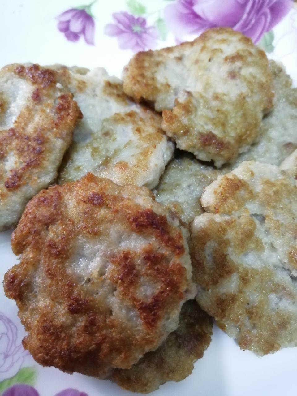 莲藕上市的季节，香酥藕饼来一个！的做法