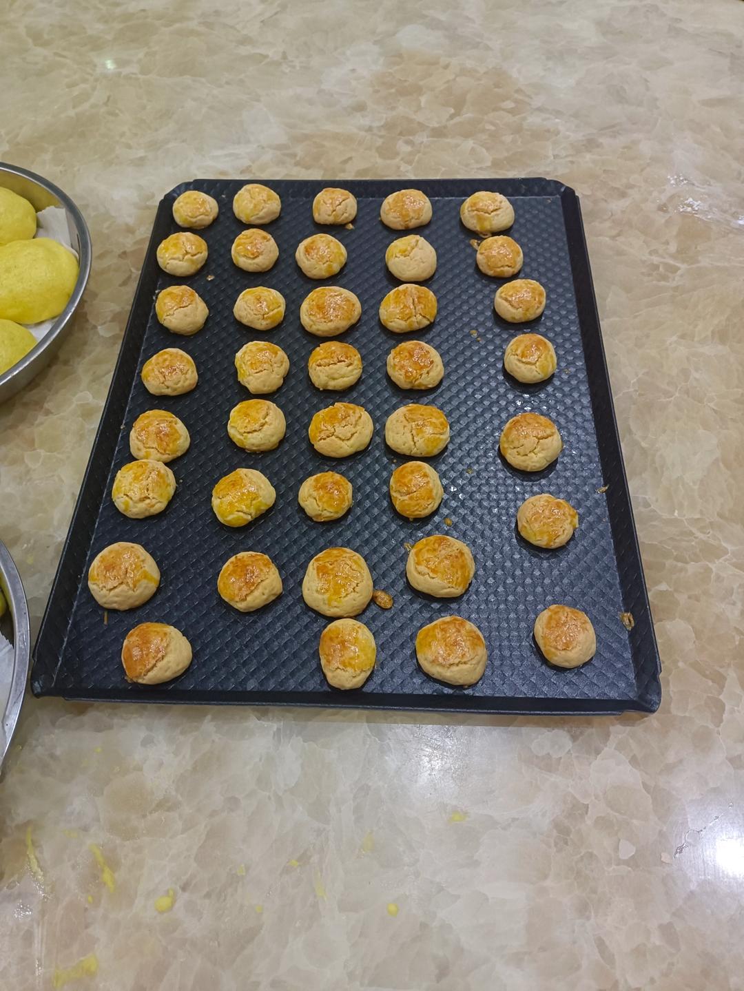 一口一个咸香酥松｜咸蛋黄一口酥