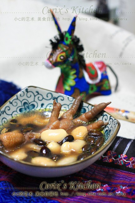 芸豆黑豆煲凤爪的做法