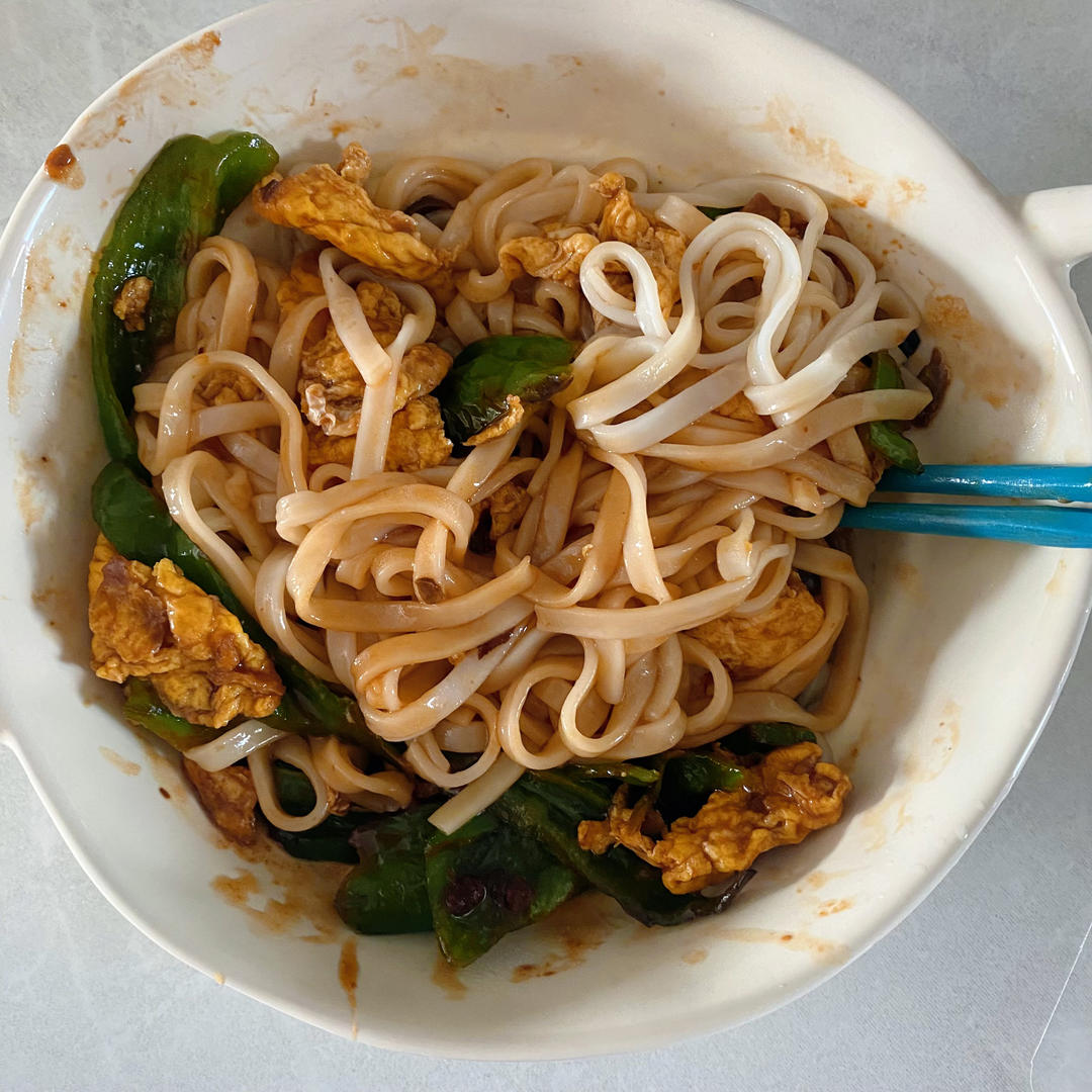 青椒鸡蛋拌面