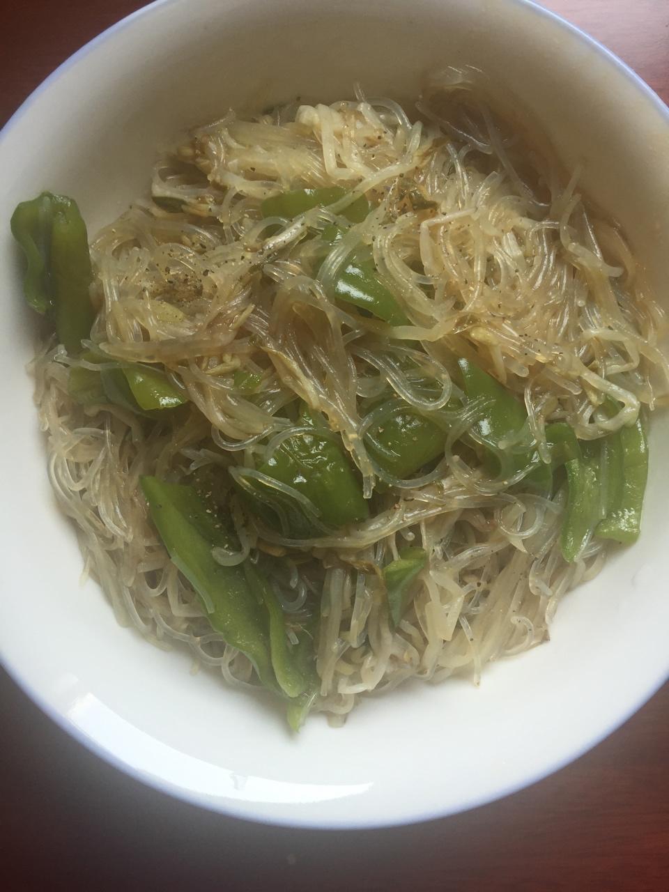 包菜粉丝炒鸡蛋