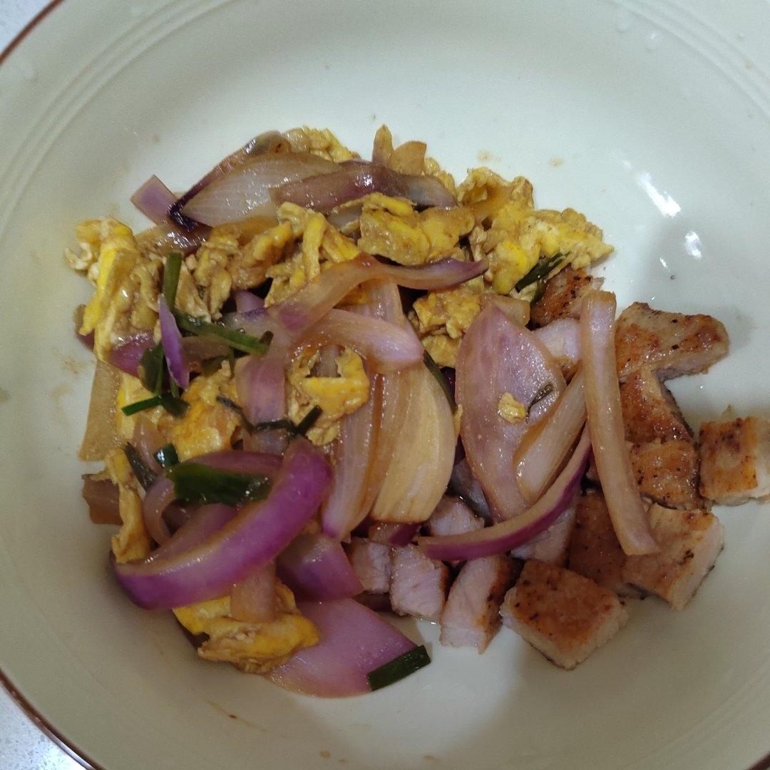 降压防癌的好食材  洋葱炒鸡蛋