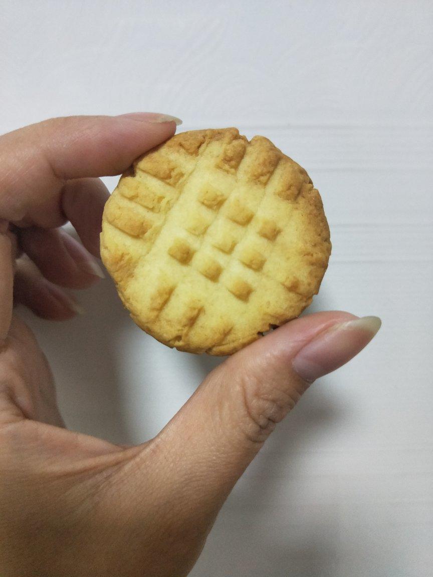 牛奶饼干