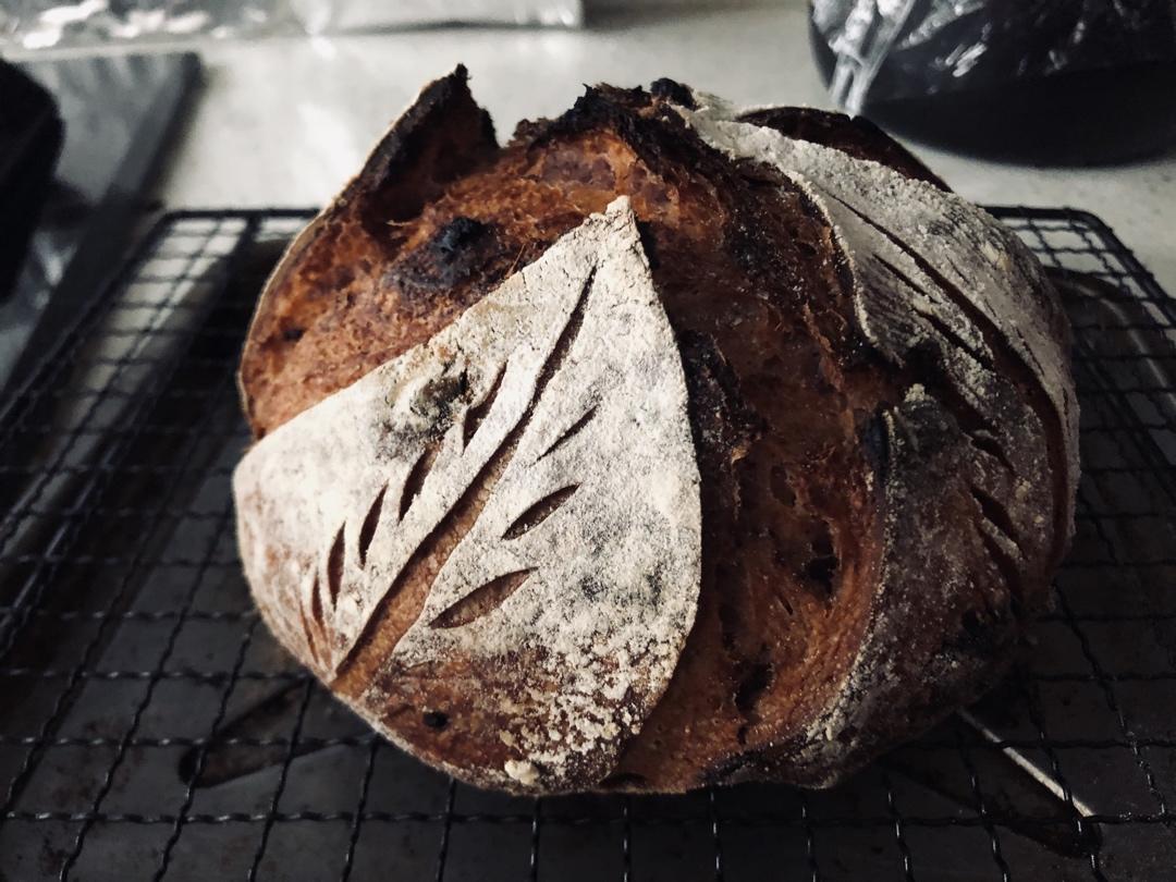 天然酵种椰味黑巧欧包