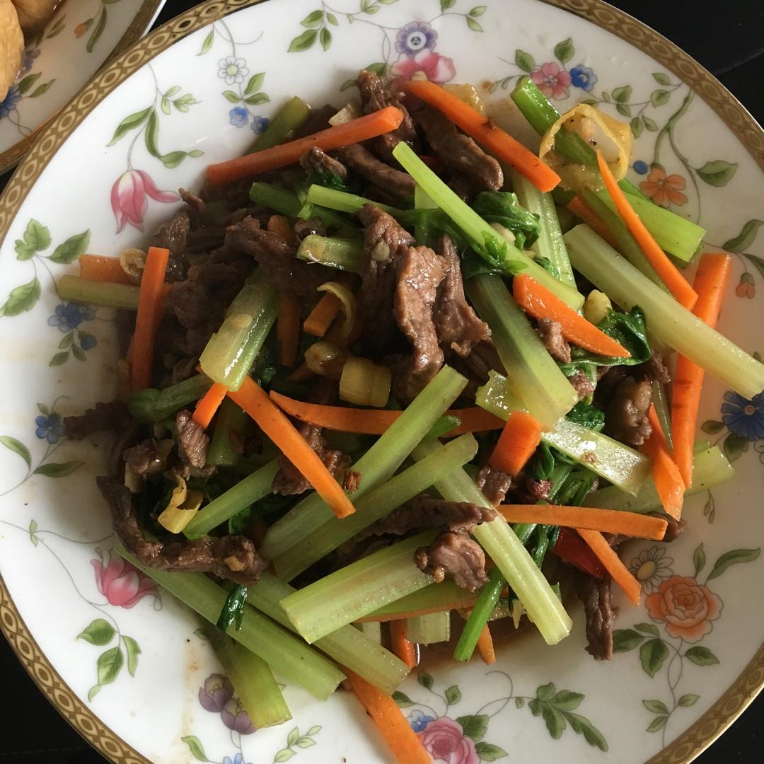 芹菜牛肉丝