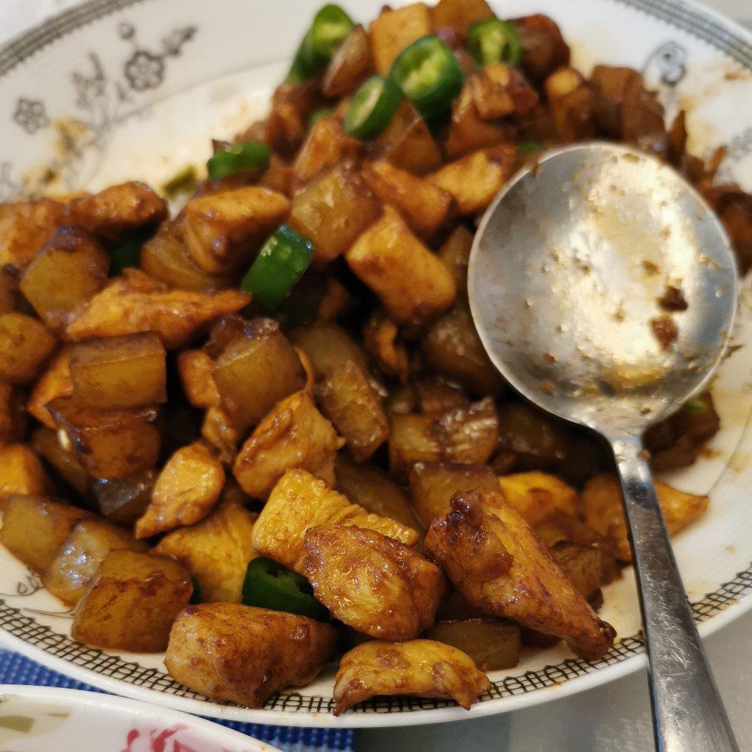 一道怎么做都好吃的干煎土豆鸡丁（红烧，咖喱，椒盐，孜然）