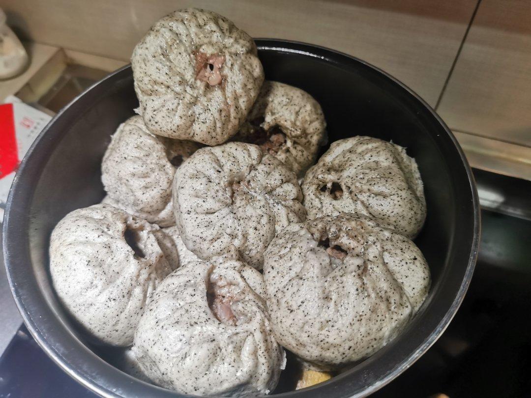 荞面香菇肉包