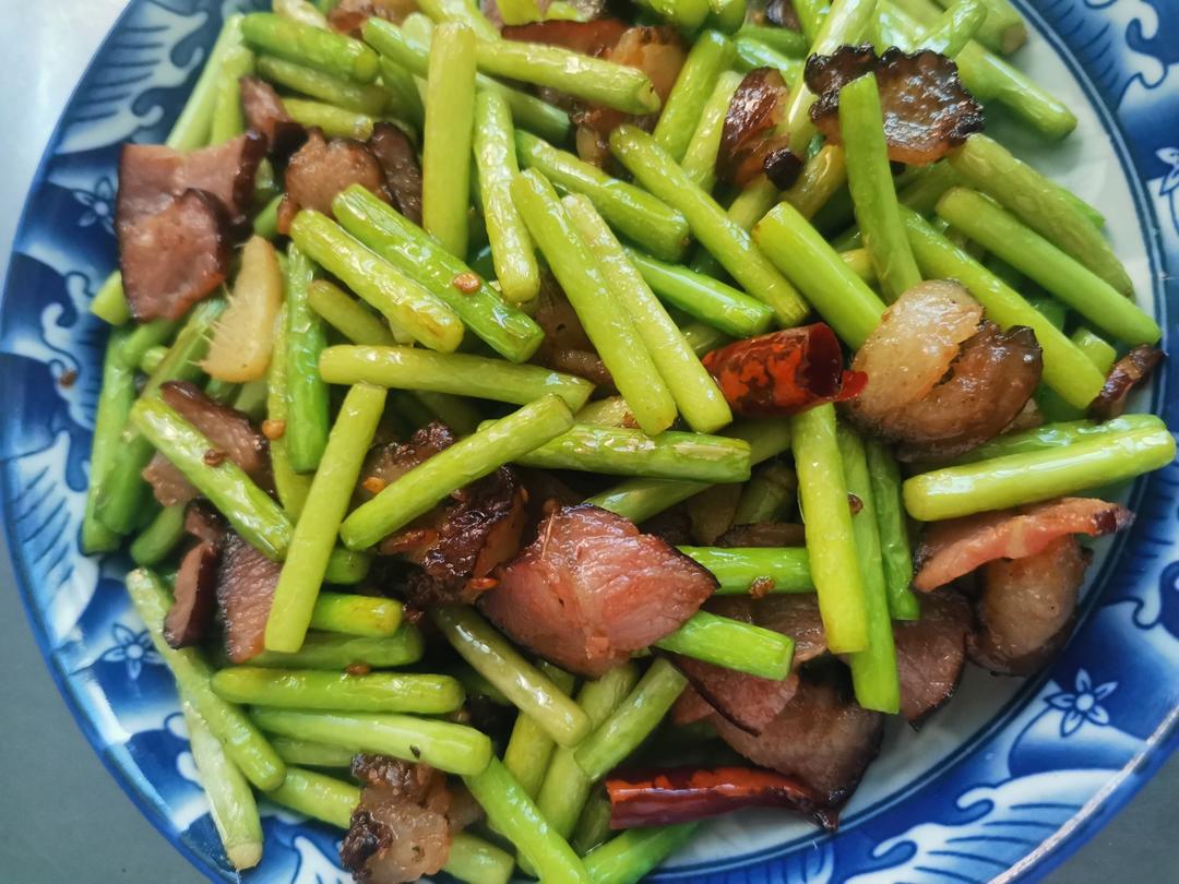 蒜苔炒腊肉
