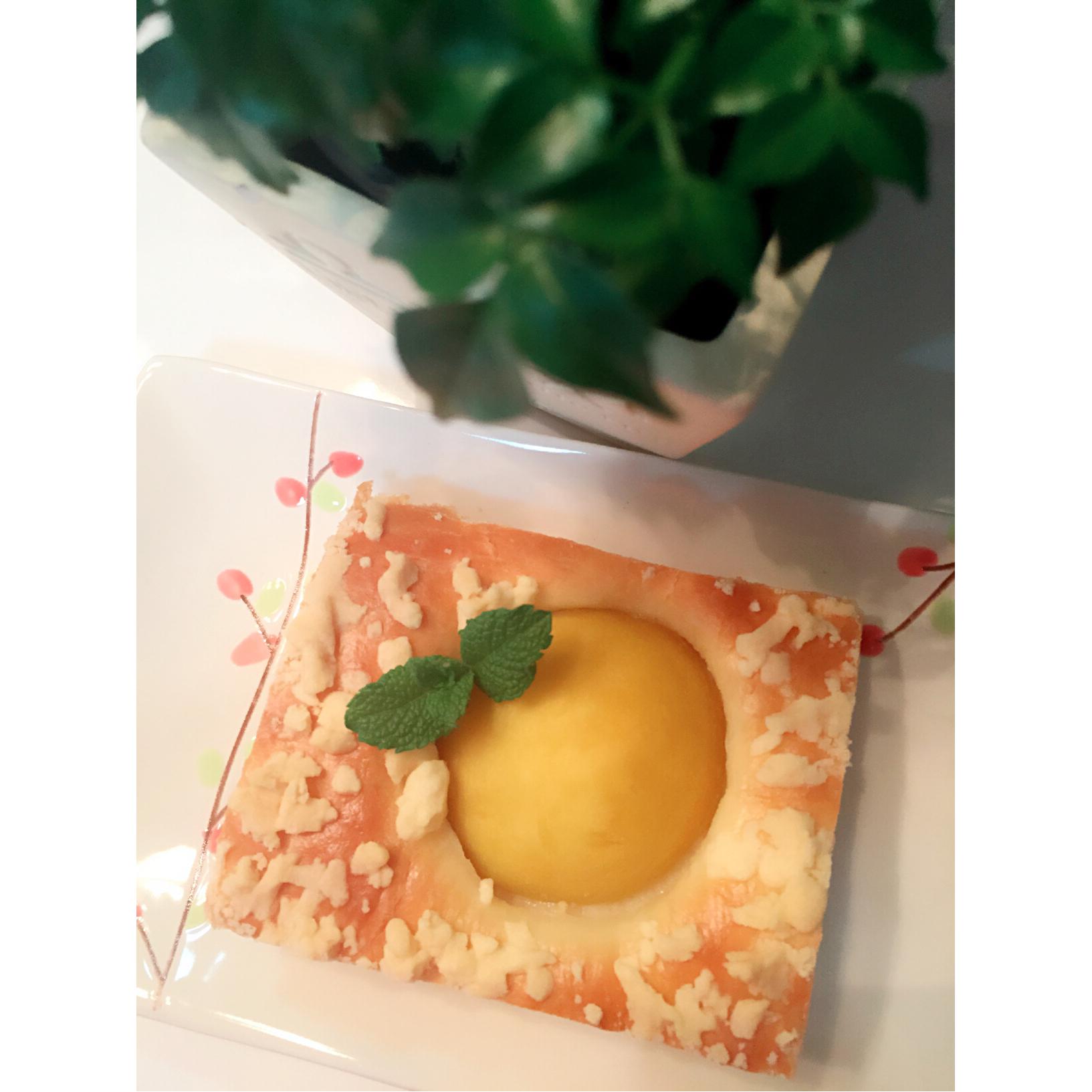 黄桃酥粒面包