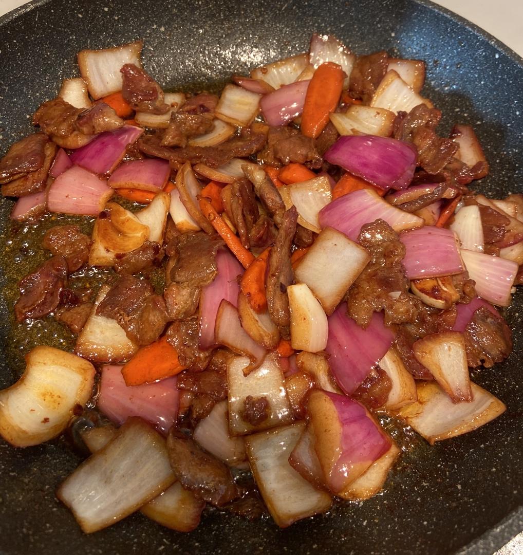 生爆洋葱盐煎肉