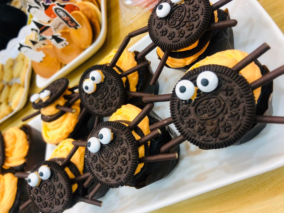 万圣节的蜘蛛杯子蛋糕 🕷️Spider cupcakes