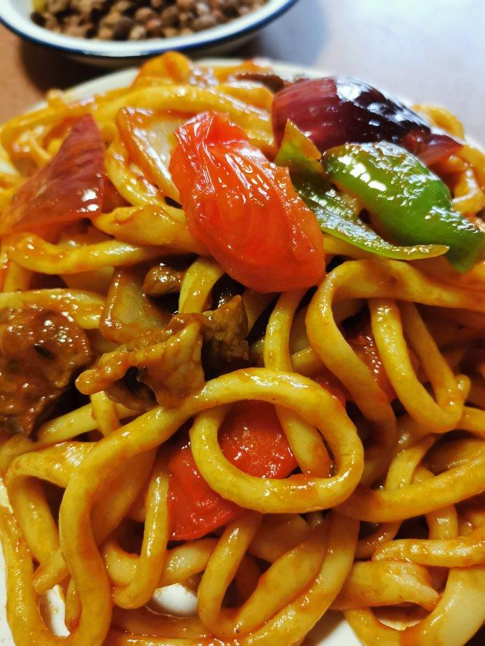 chrisrong做的【小高姐】炒拉条子 记忆中西红柿汁裹着的那碗粗面条