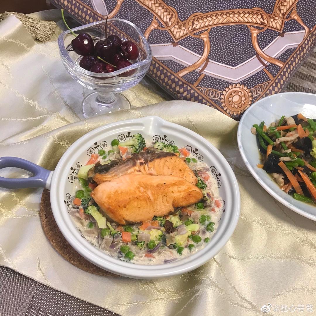 三文鱼田园豆浆炖杂蔬【健康一锅端】