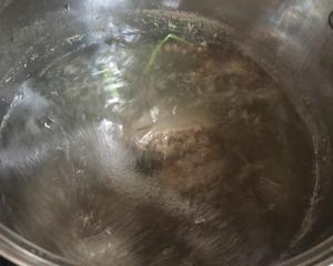 广式清汤牛腩➕自制广东香辣酱的做法 步骤3