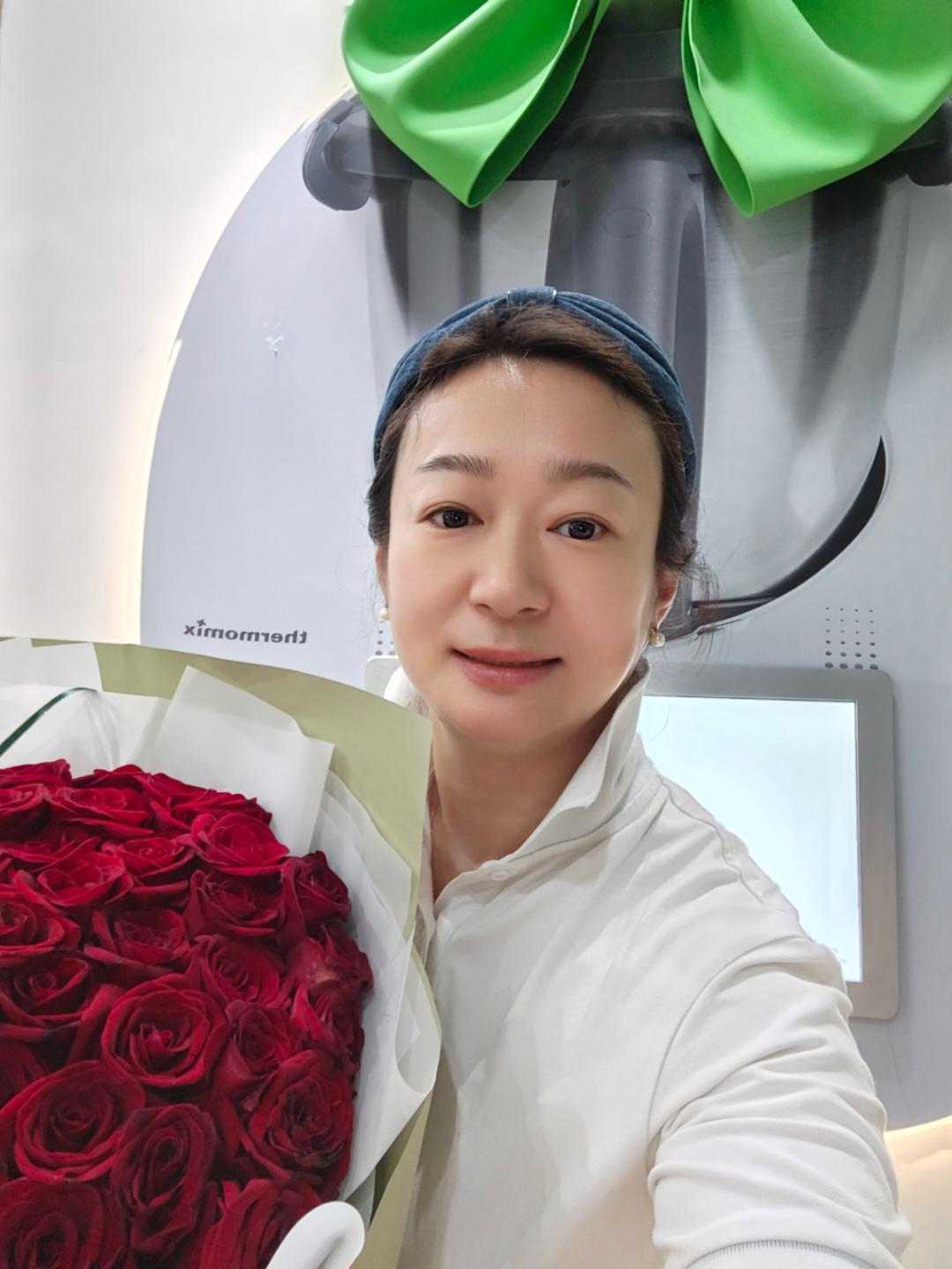 小美5星顾问朱朱