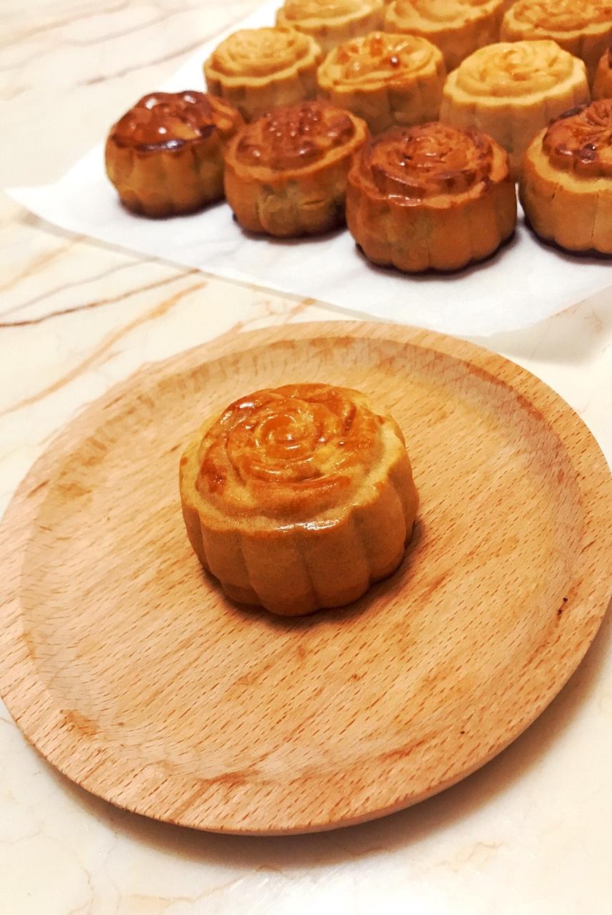 广式月饼—蛋黄莲蓉月饼
