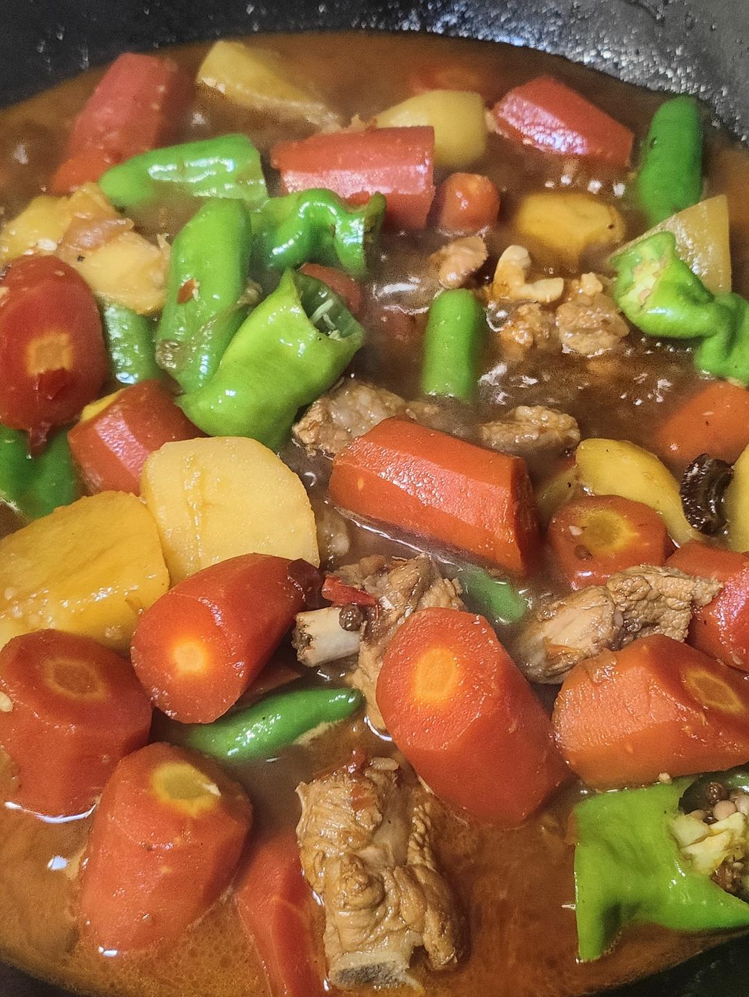 正宗四川土豆烧排骨（红烧排骨）（不焯水不炒糖色）