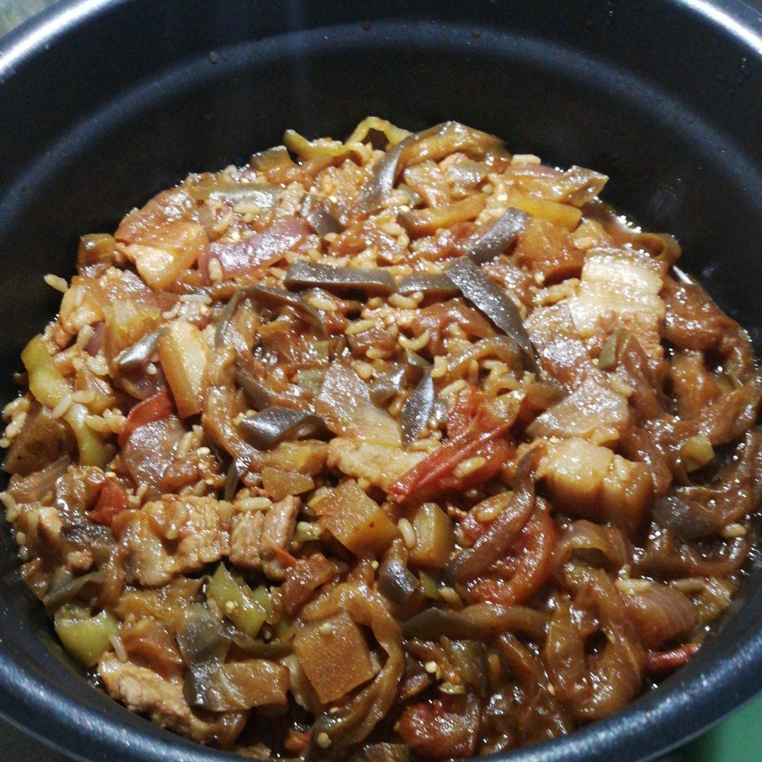 好吃到怀疑人生的懒人电饭煲茄子烧肉焖饭！巨下饭！