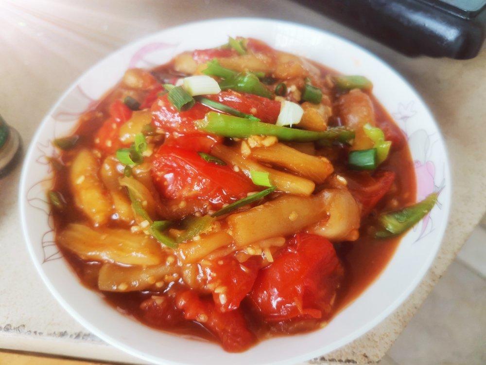 红烧茄子（佐西红柿尖椒）