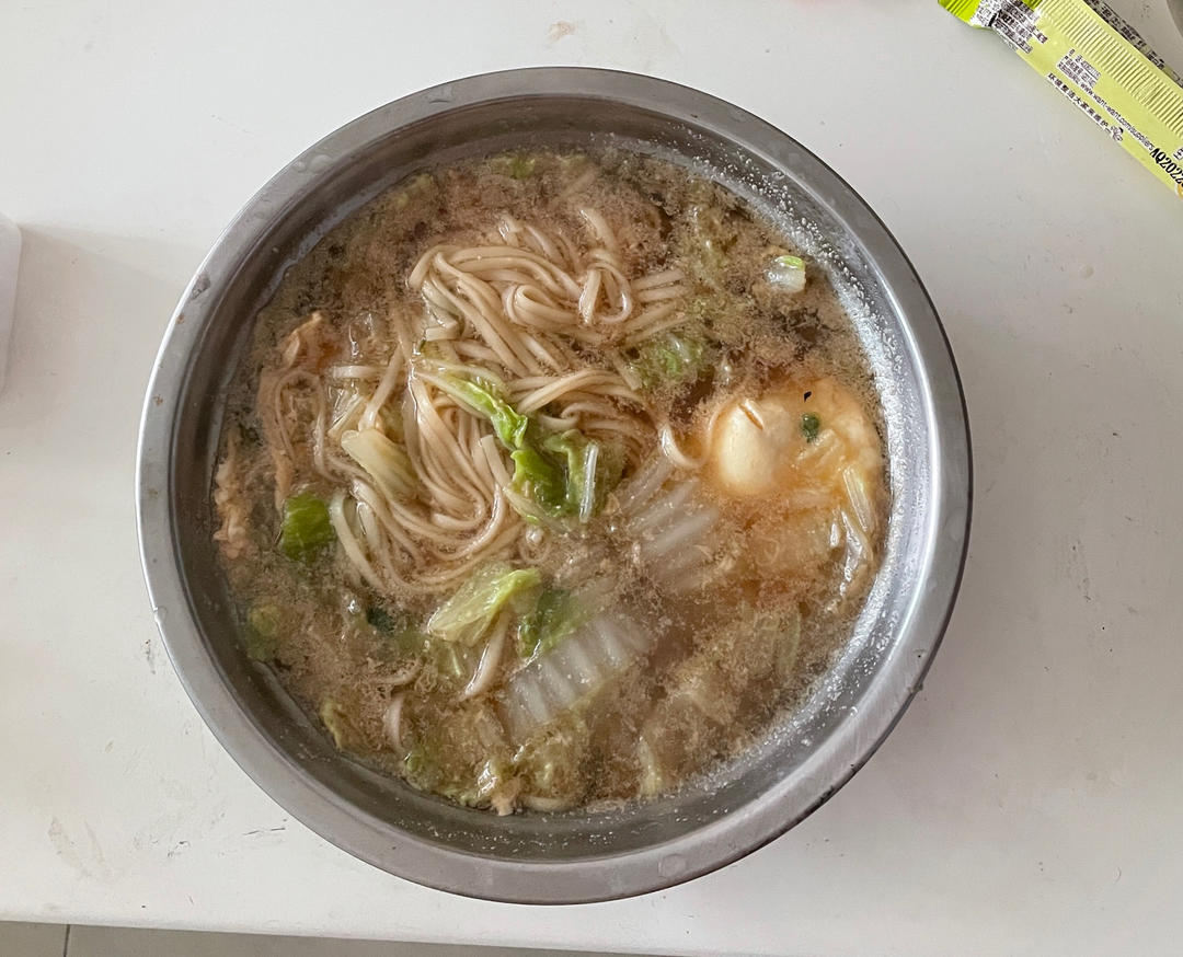 家常白菜挂面汤