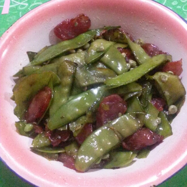 腊肠炒荷兰豆