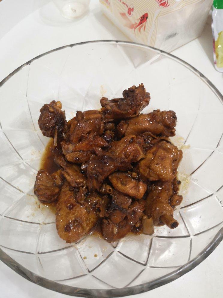 红烧三黄鸡(简单做法，做出来大概就这个样)