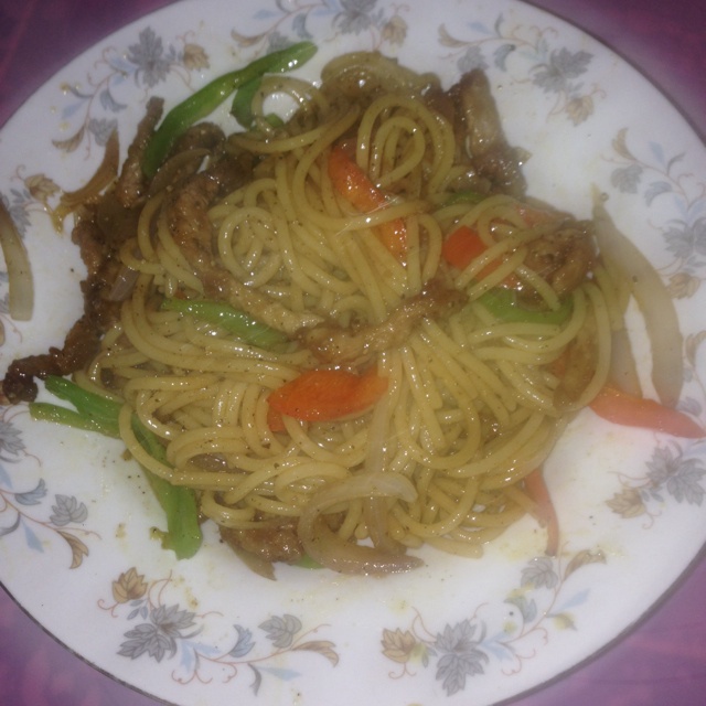 黑椒牛柳炒意面