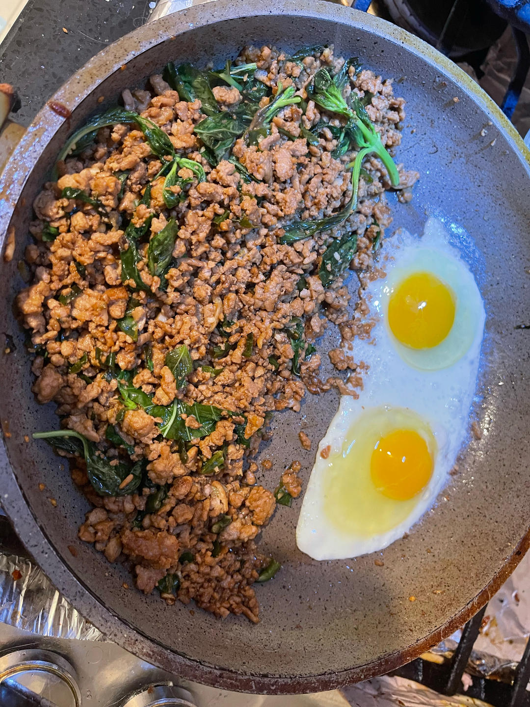 饭扫光—泰式金不换猪肉碎