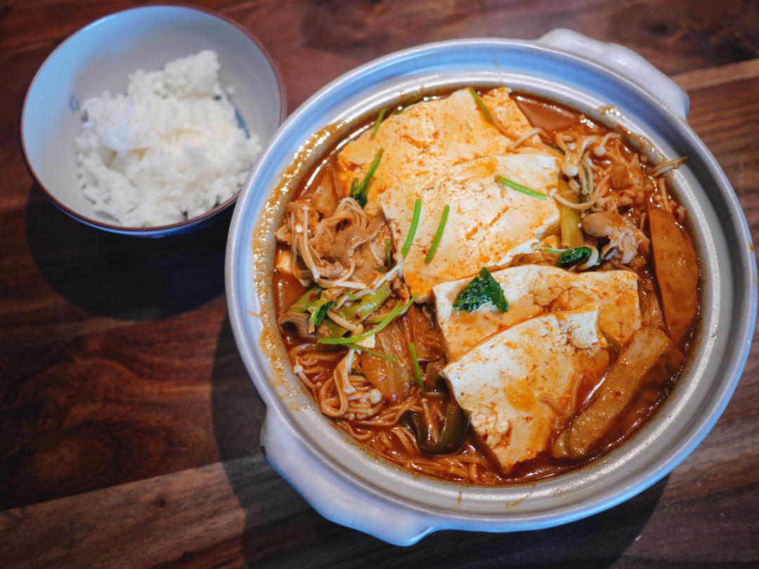 韩式泡菜豆腐锅/辣白菜豆腐汤