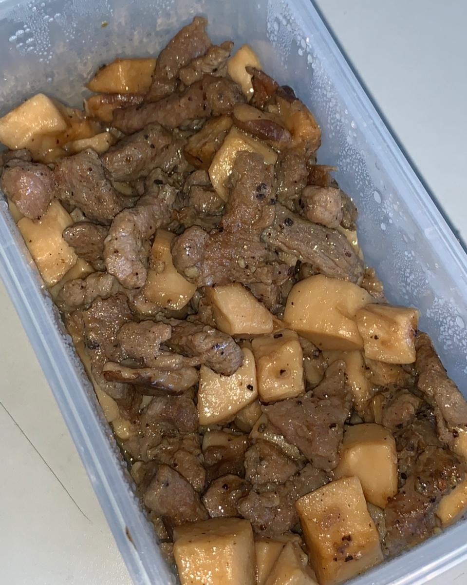 黑胡椒杏鲍菇牛肉粒儿