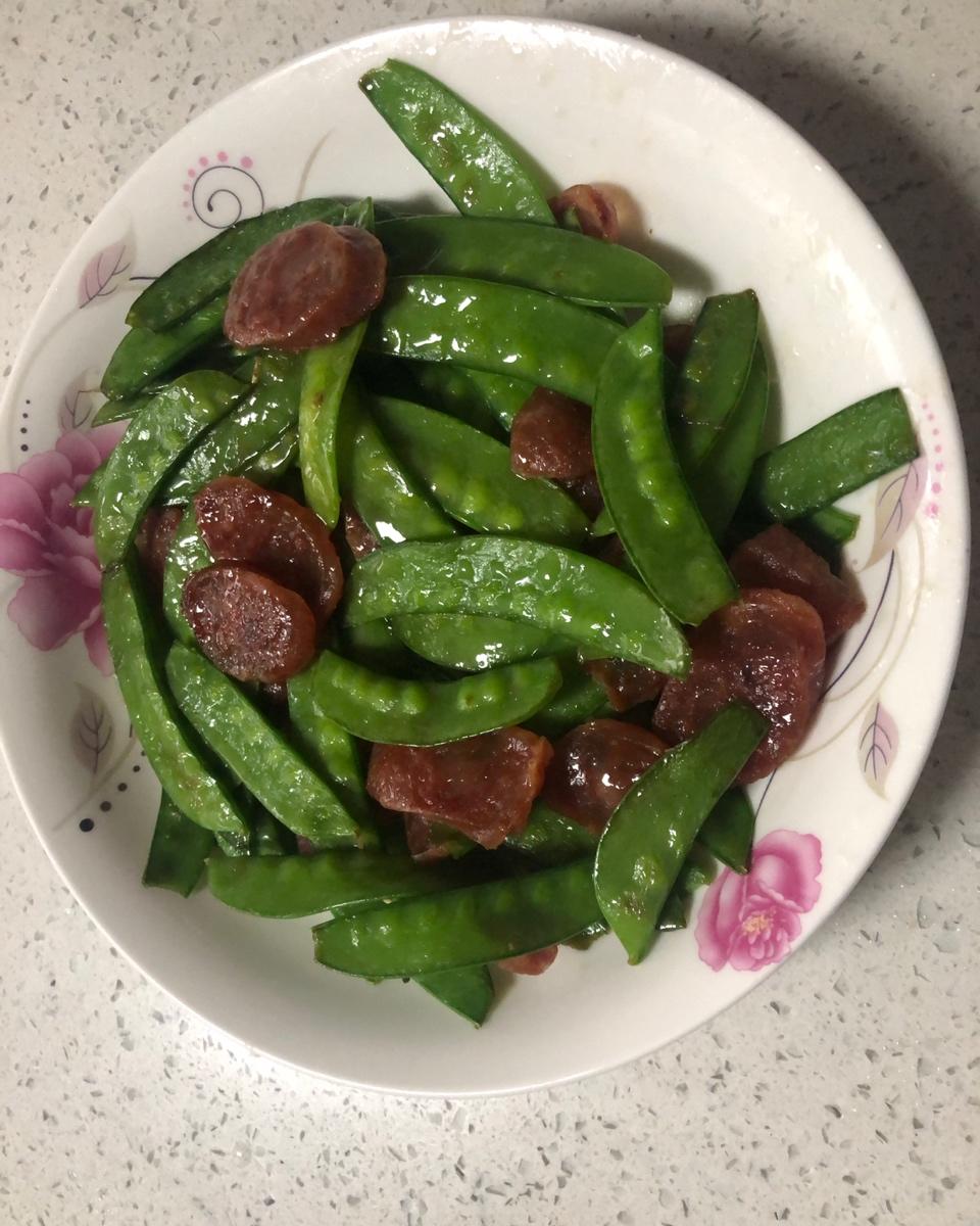 腊肠炒荷兰豆