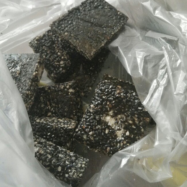 黑芝麻糖