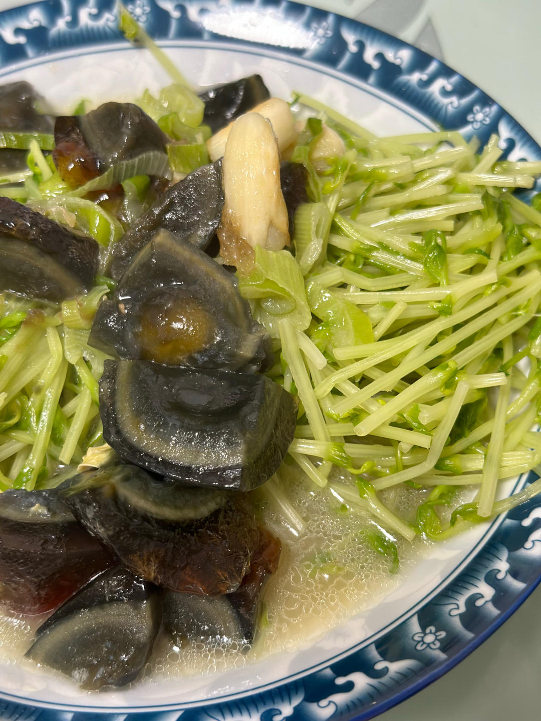 皮蛋上汤豆苗（简单快捷）