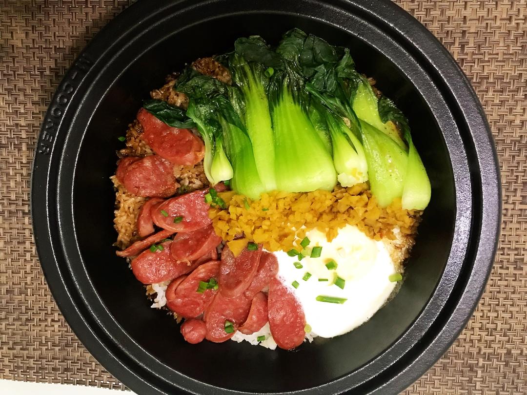 香肠煲仔饭