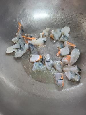补钙超鲜美的虾仁紫菜蛋花汤的做法 步骤6