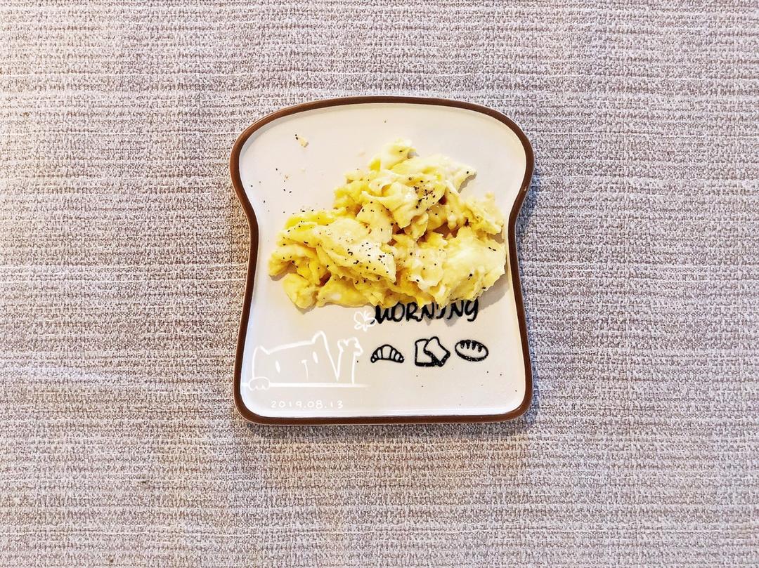Scrambled eggs 美式炒蛋&英式炒蛋做法