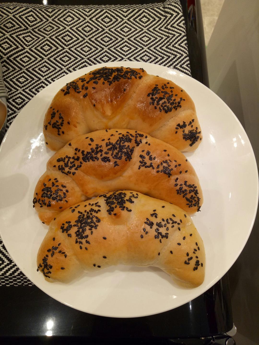 黄油牛角包