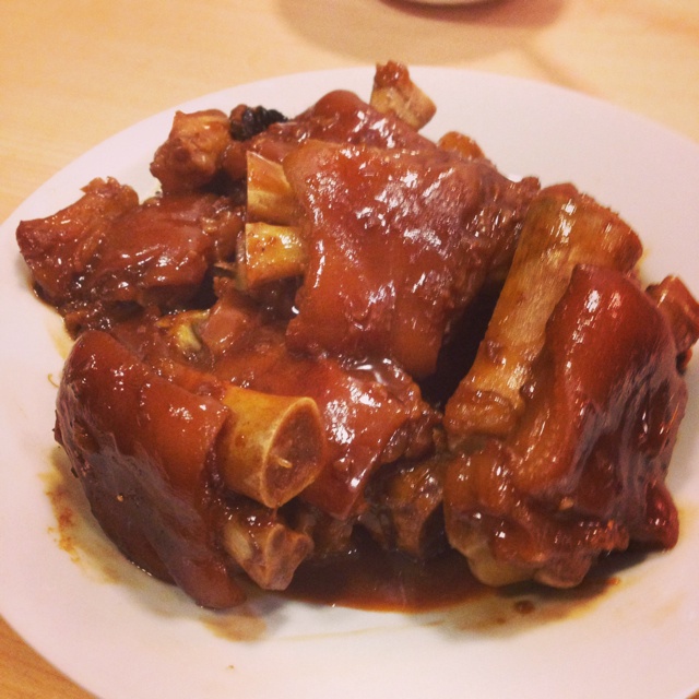 南乳花生猪脚煲