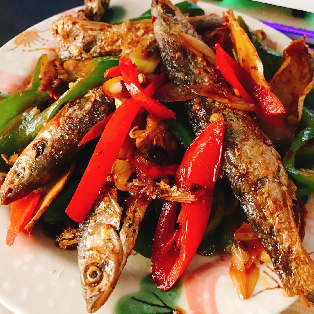 辣椒炒小鱼干(淡水鱼)