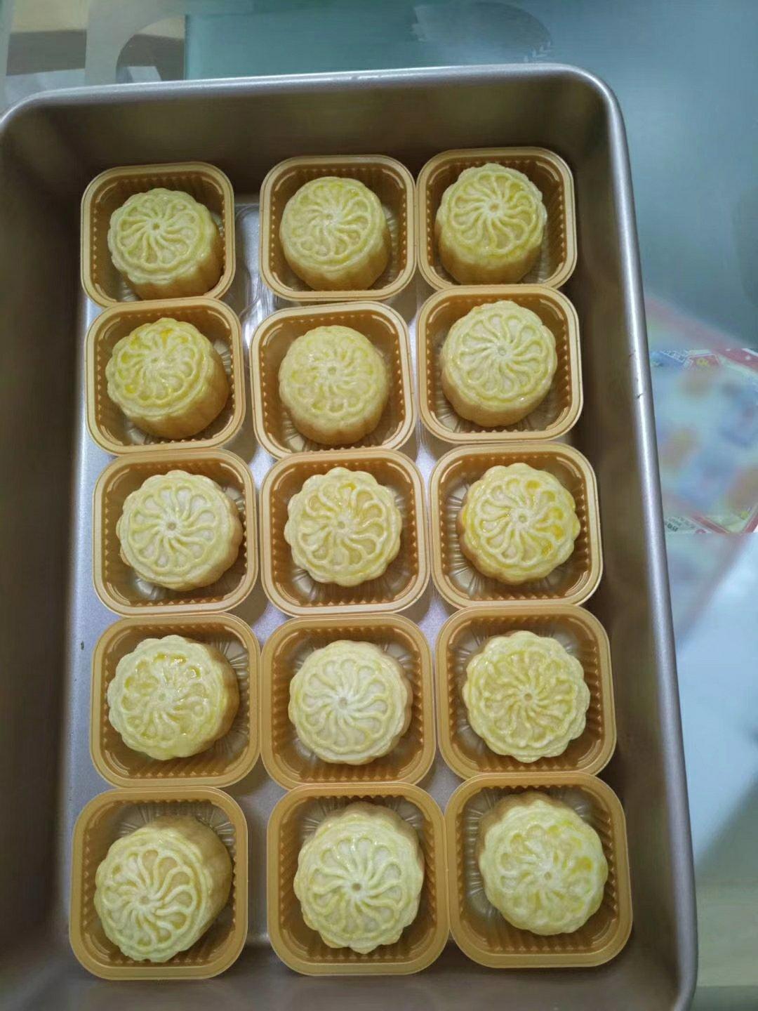 超详细图解版--流心奶黄月饼