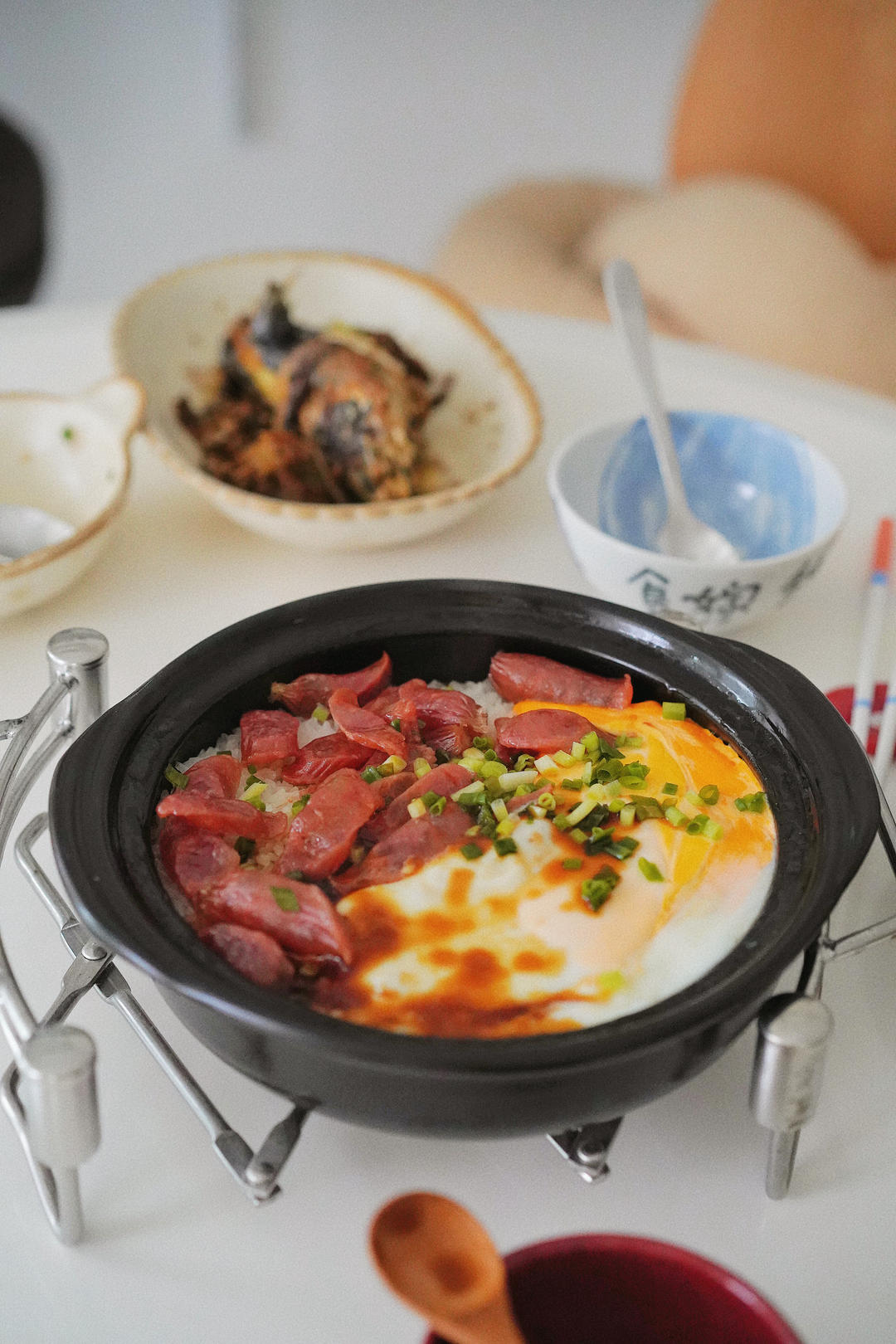 腊味煲仔饭，20分钟饭菜同出