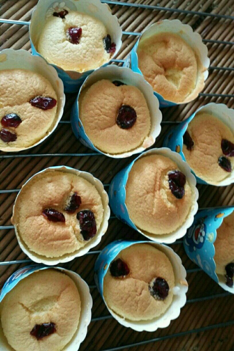 哒哒答哒哒做的软绵绵戚风纸杯蛋糕